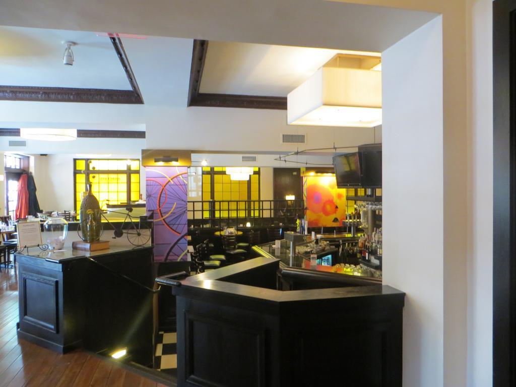 Carleton Of Oak Park Hotel Buitenkant foto