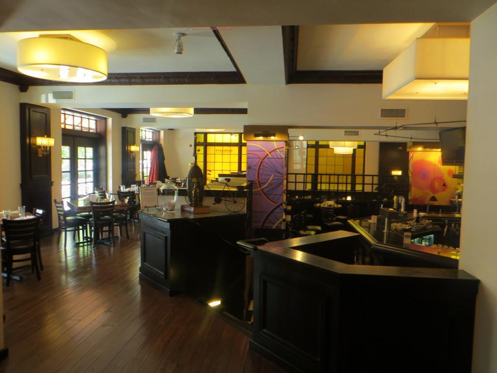 Carleton Of Oak Park Hotel Buitenkant foto