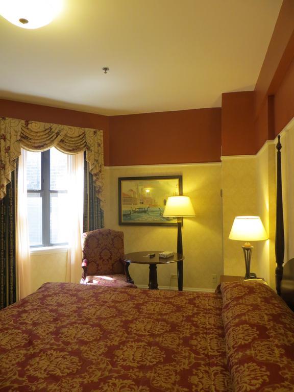 Carleton Of Oak Park Hotel Buitenkant foto