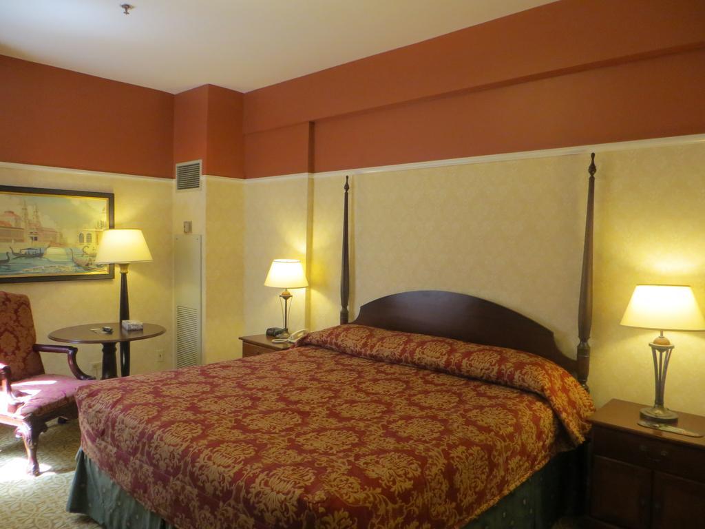 Carleton Of Oak Park Hotel Buitenkant foto